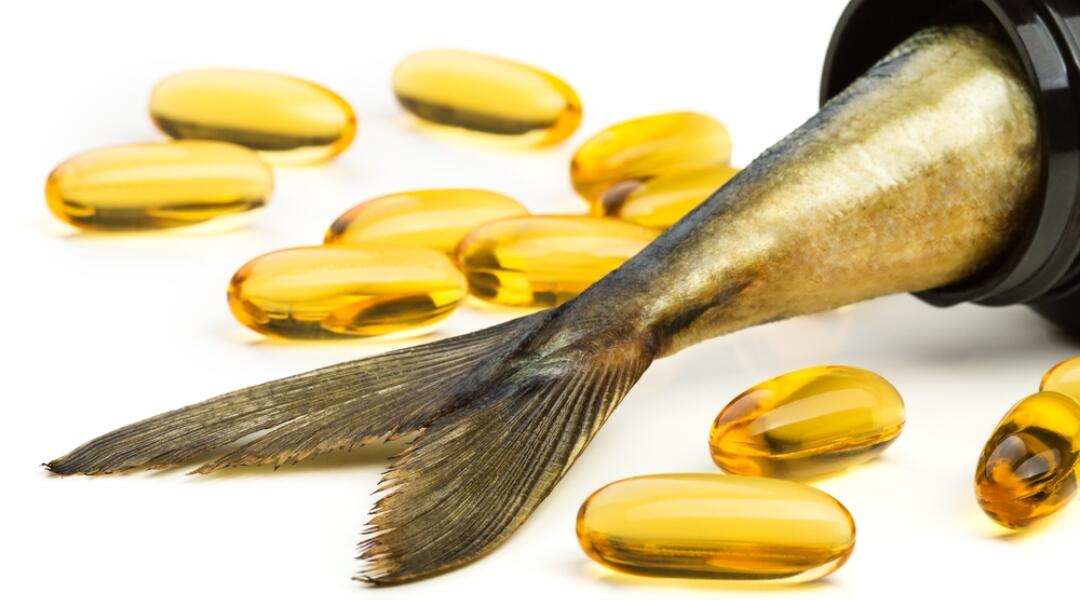 0798dd2ff08d0433 27617f1c046e fish oil shutterstock 199859828