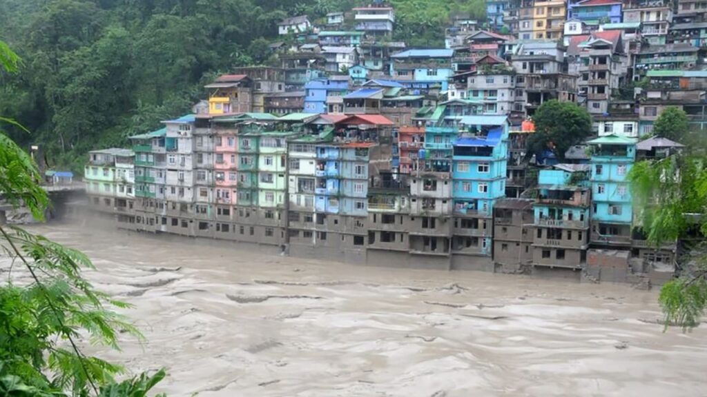 231004145058 02 sikkim flood extra